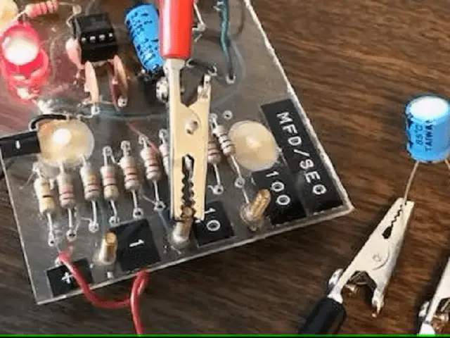 Simple Circuit Test for Capacitors