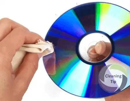 Clean Compact Discs