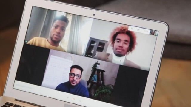 Android with Facetime Group video call on iPad Group Video call on iPAD